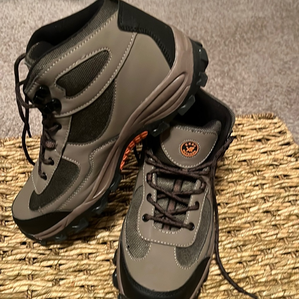 XRay Mens Size 10. Brown & Black. Hiking Shoes